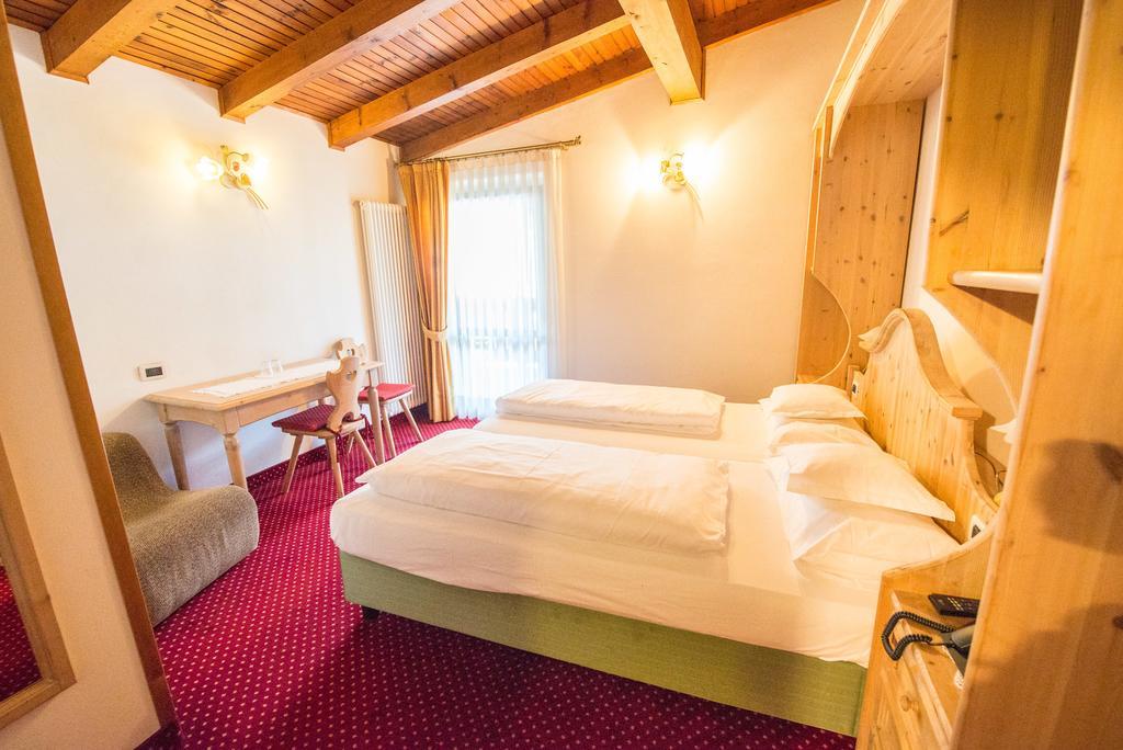 Garni Norma Hotel Madonna di Campiglio Ngoại thất bức ảnh