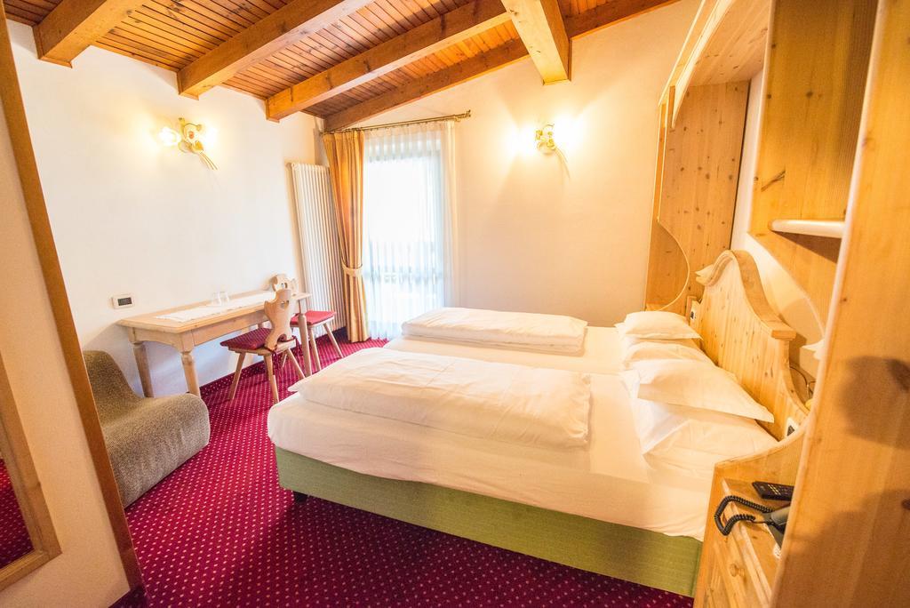 Hotel Garni Norma Madonna di Campiglio Ngoại thất bức ảnh