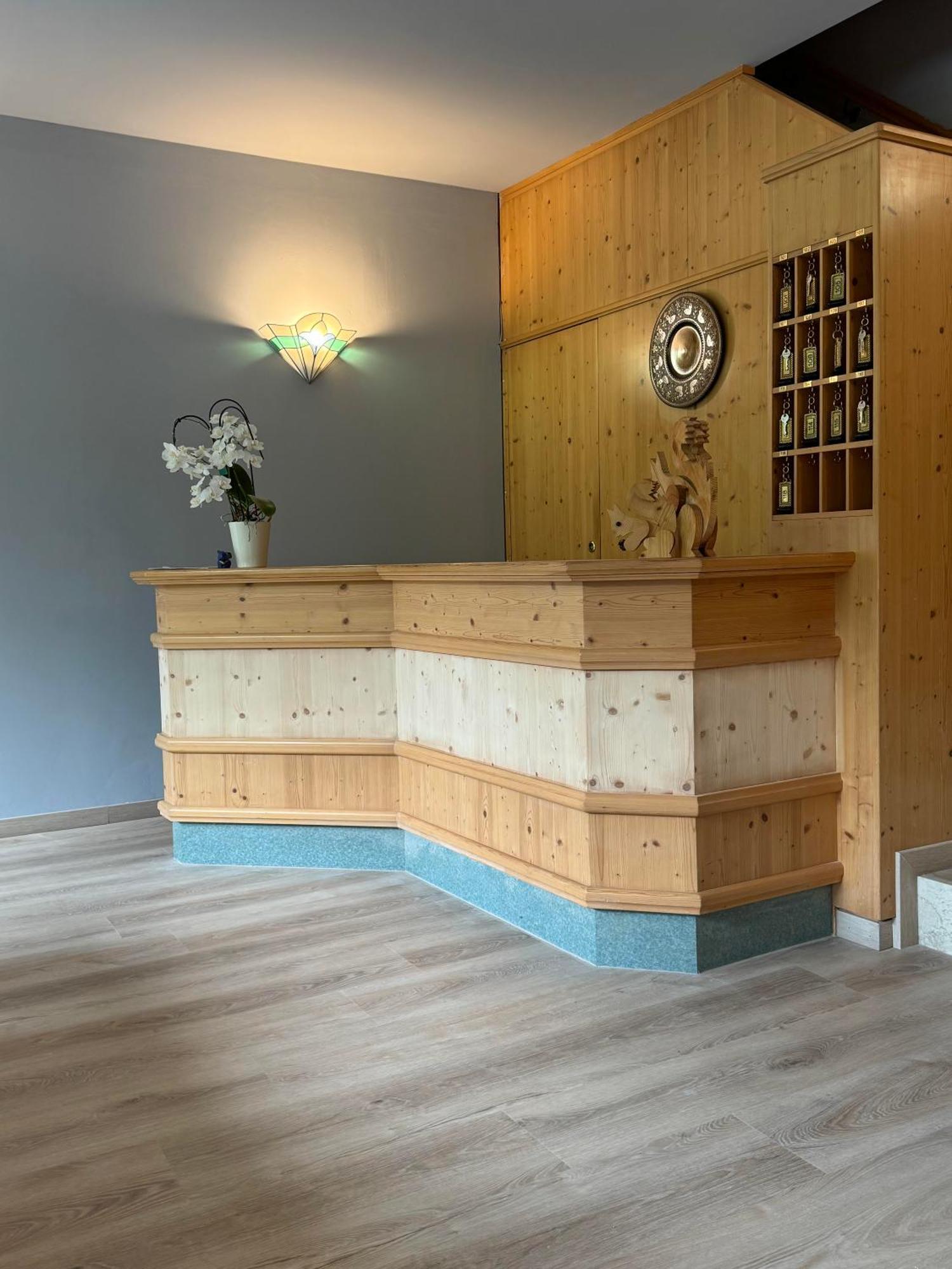 Hotel Garni Norma Madonna di Campiglio Ngoại thất bức ảnh