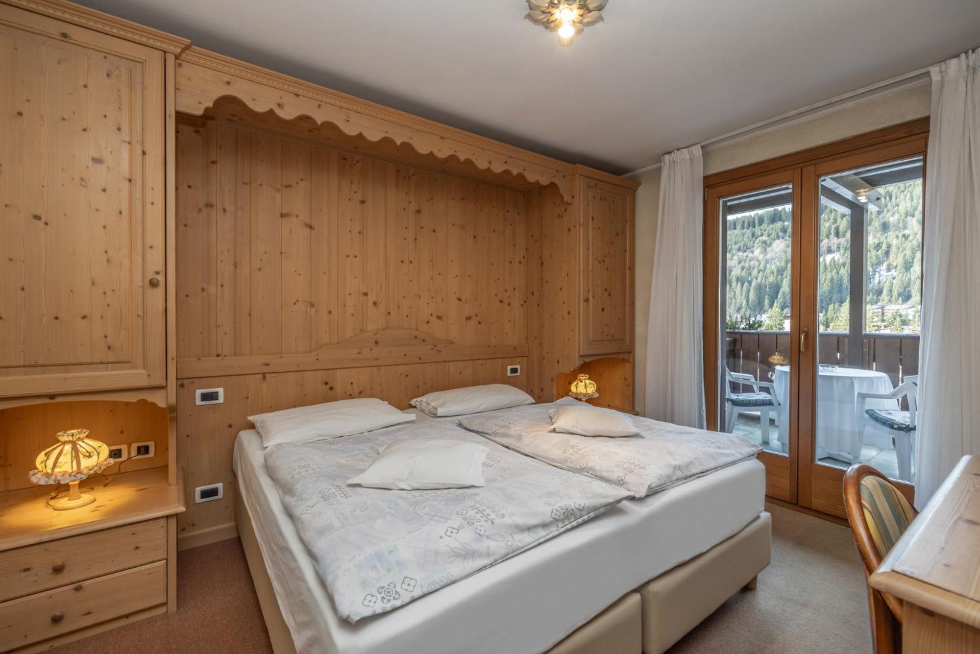Hotel Garni Norma Madonna di Campiglio Ngoại thất bức ảnh