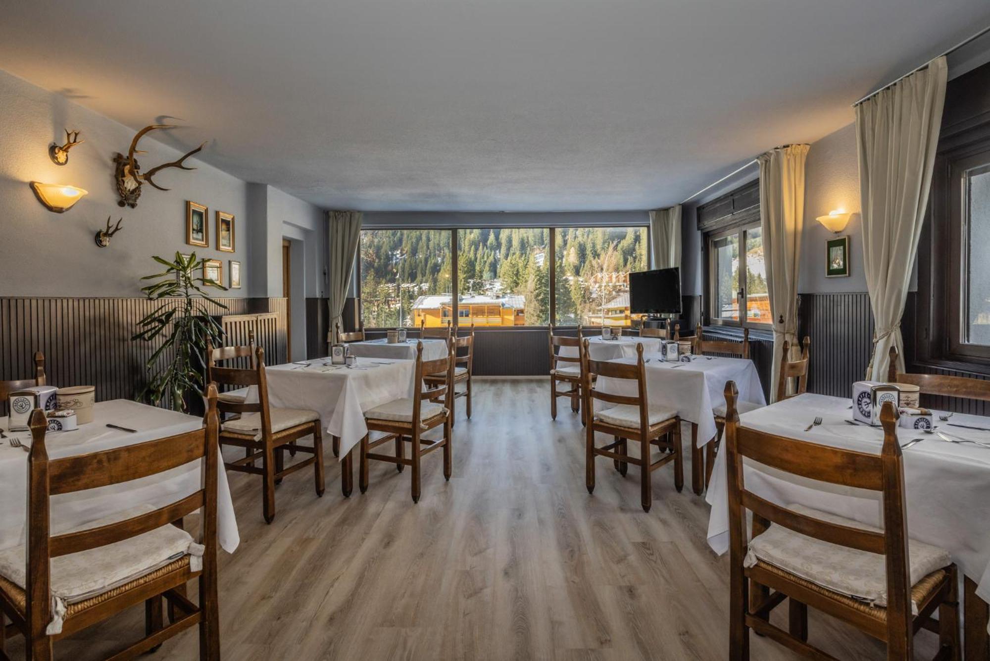 Hotel Garni Norma Madonna di Campiglio Ngoại thất bức ảnh