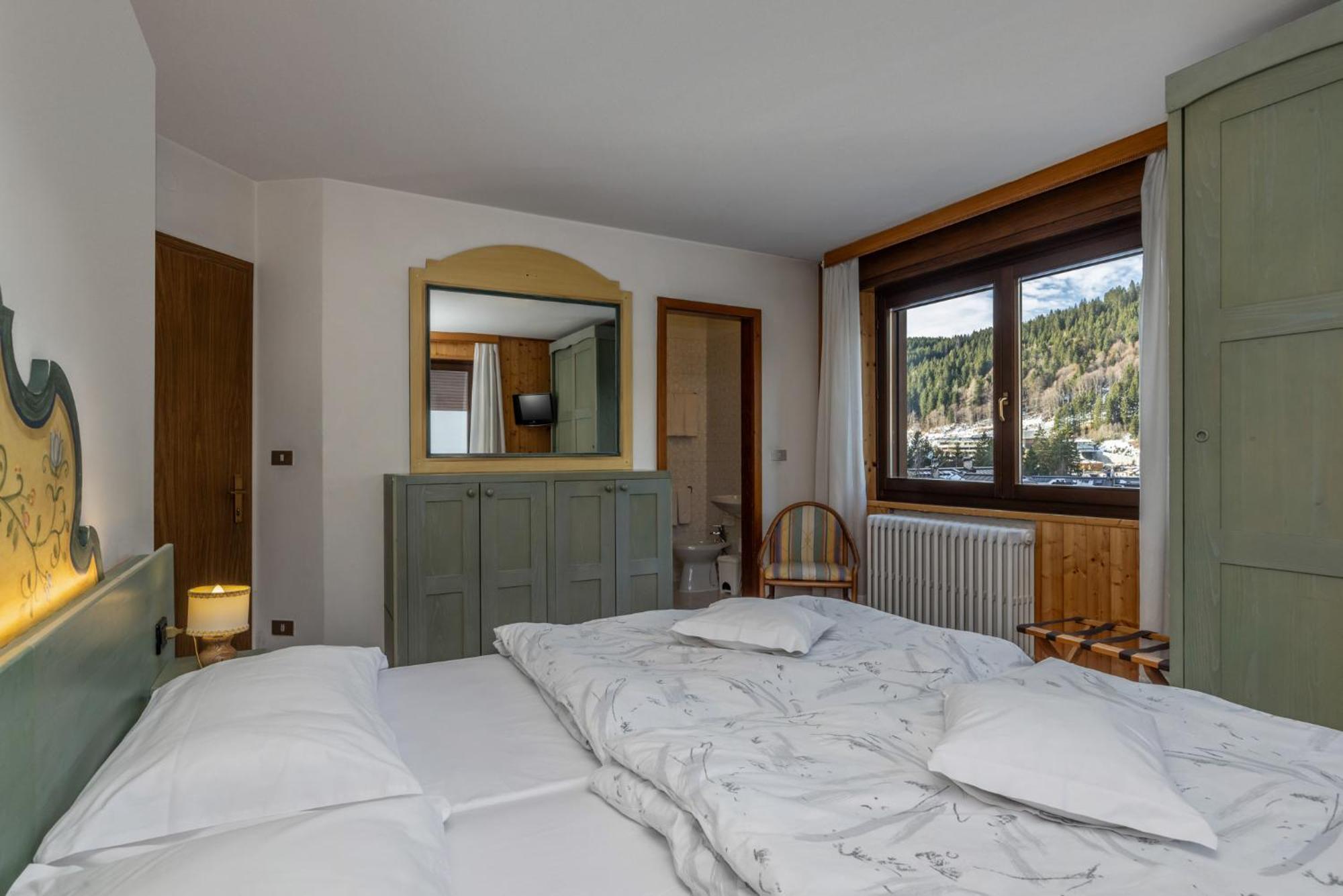 Hotel Garni Norma Madonna di Campiglio Ngoại thất bức ảnh